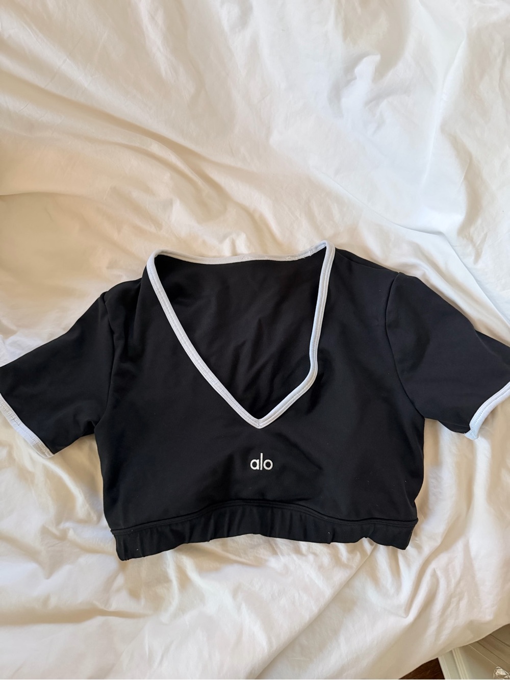 ALO Yoga Black Cropped V-Neck Tee with White Trim